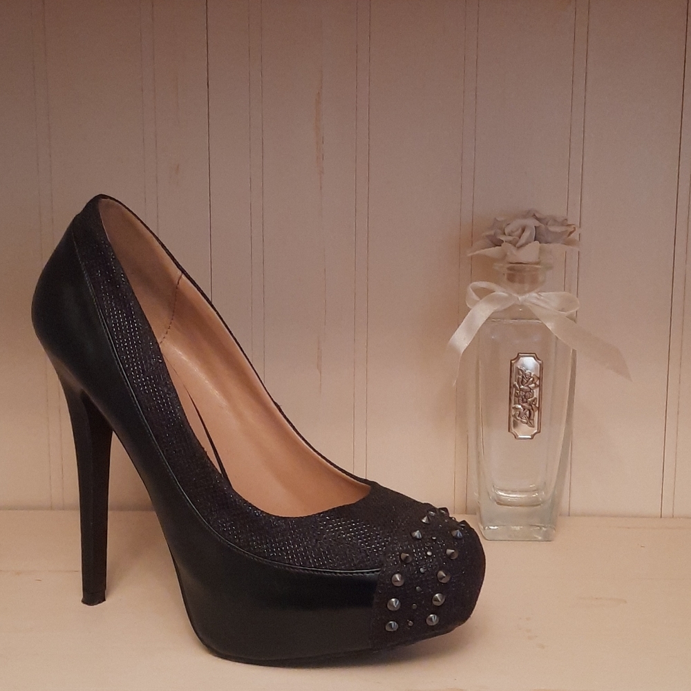 Penny loves Kenny heels